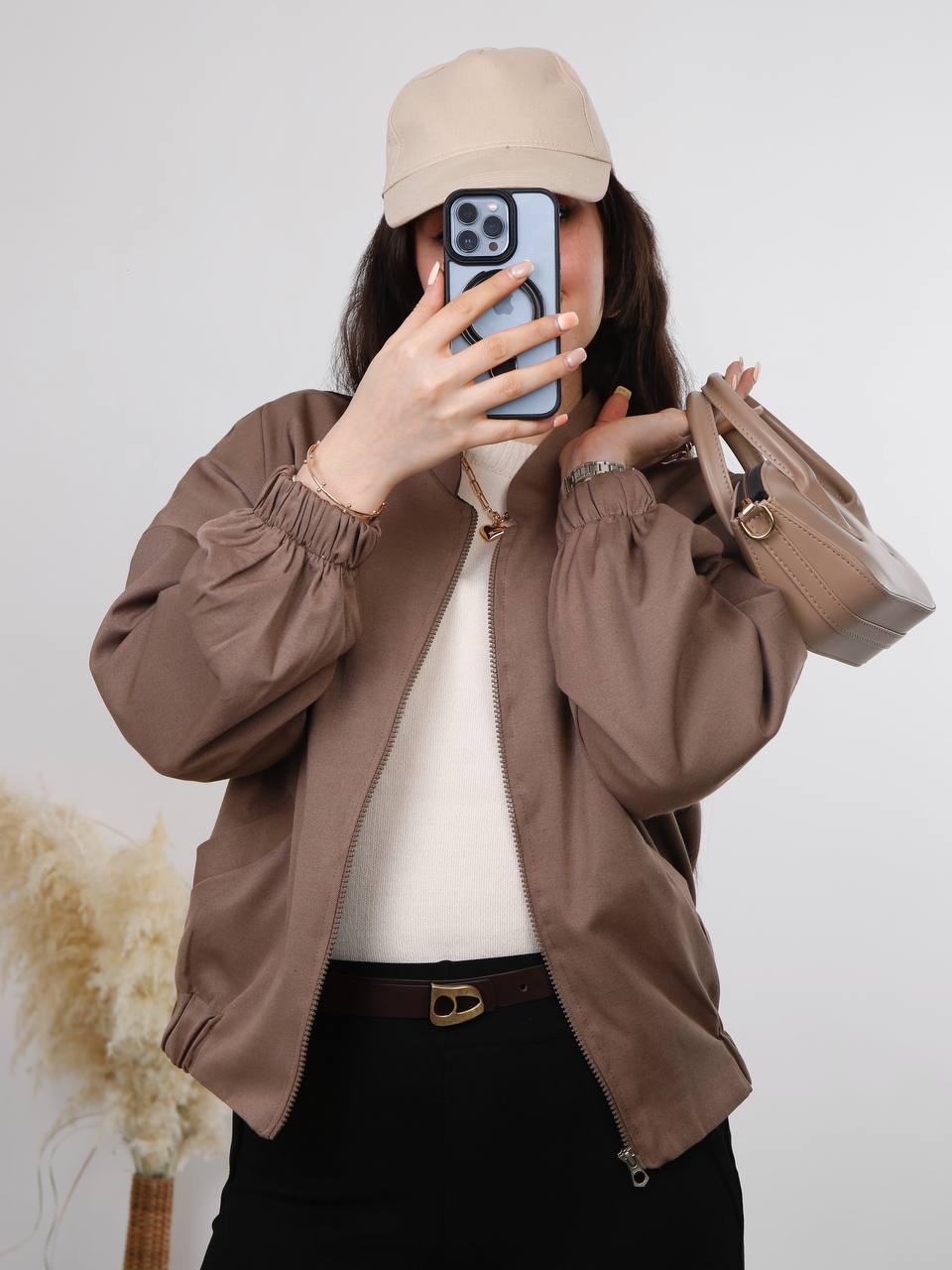 IMG_3328 بامبر زنانه ایپک رنگ موکا فیت آزاد زیپ سرتاسری مچ کشی استایل شهری روزهای خنک