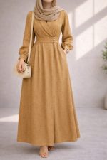 مانتو زنانه بلند مدل دارا با طراحی چپ و راستی و قد 135