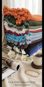 شال نارنجی و آبی و خاکستری زنانه