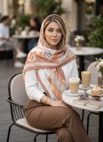 روسری شیک زنانه ارزان جذاب مدل زنجیری با شلوار قهوه ای