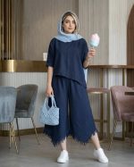 نمایی از کراپ الیاف طبیعی زنانه مدل اُریب هفتی با طراحی نامتقارن و سبک.